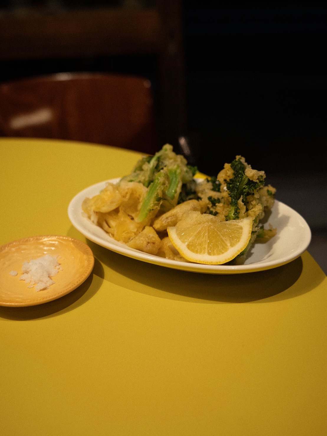 Le fritto de légumes de saison du Bello Vero — six légumes du marché en beignet léger, servis avec citron et sel